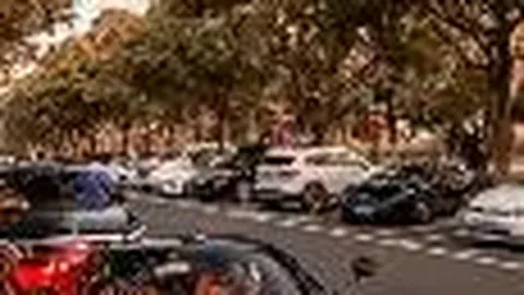 横店影视基地迎来开拍高峰，群众演员报名人数突破十万大关